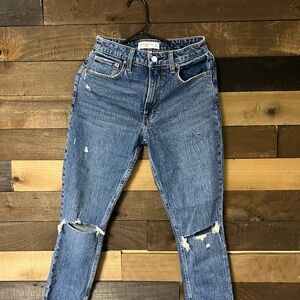 Women’s Abercrombie & Fitch Ripped Jeans